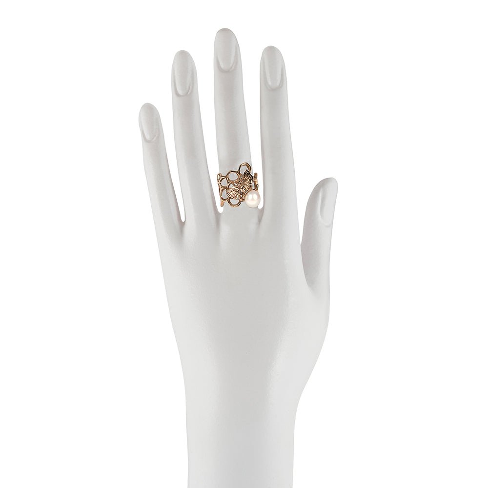 Honeycomb bronze ring with bee and pearl - Bernard Delettrez | rings