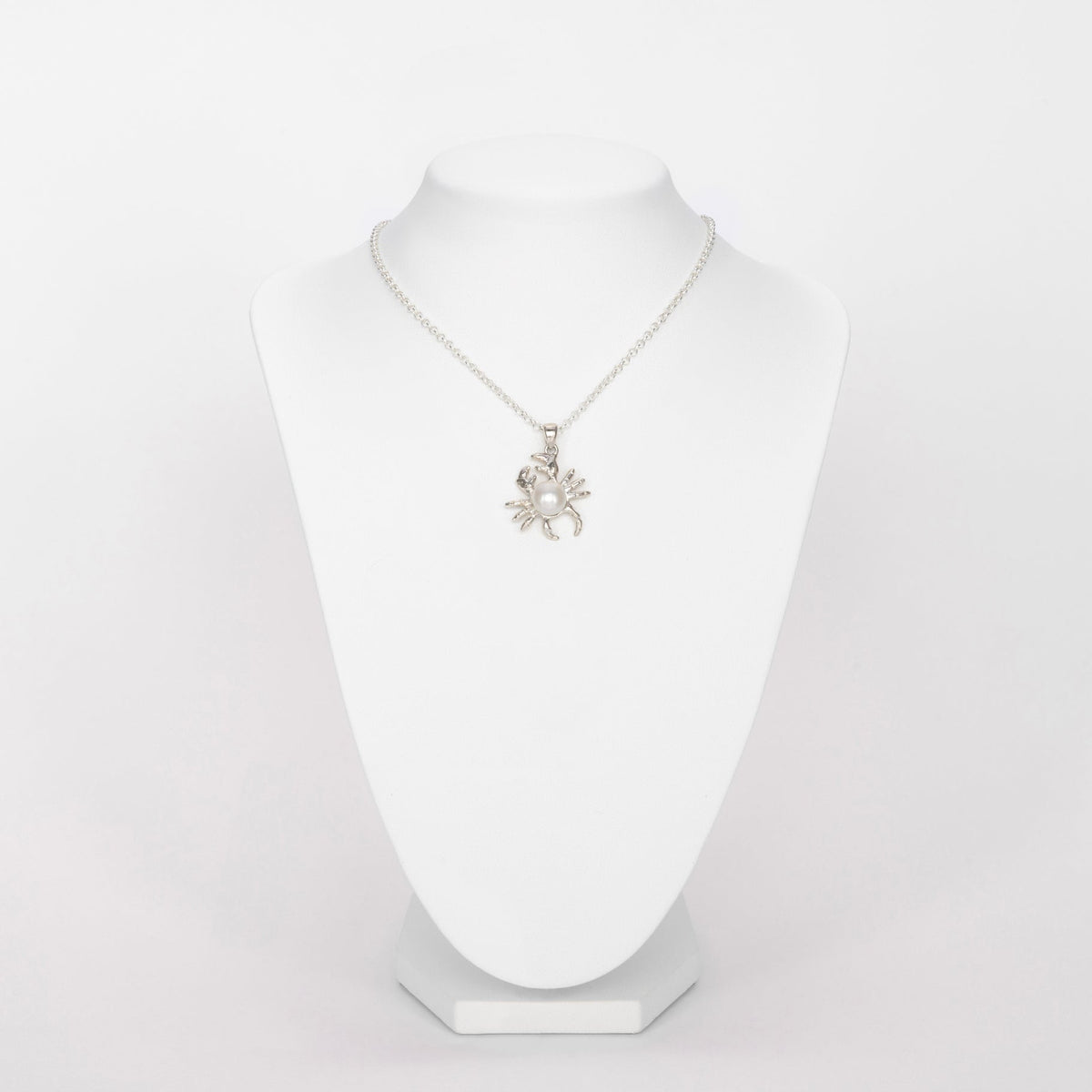 Silver chain necklace with crab and pearl - Bernard Delettrez | necklaces
